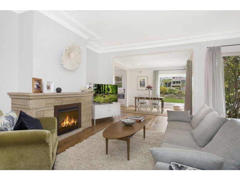 16 Bay View Avenue, East Gosford NSW 2250