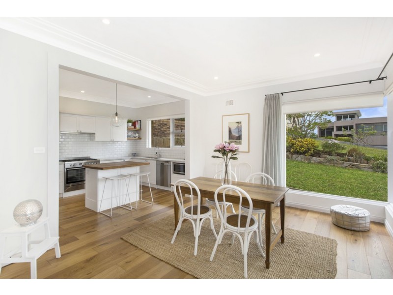 16 Bay View Avenue, East Gosford NSW 2250