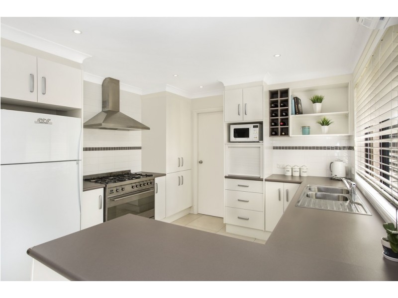 13a Cynthia Street, Bateau Bay NSW 2261