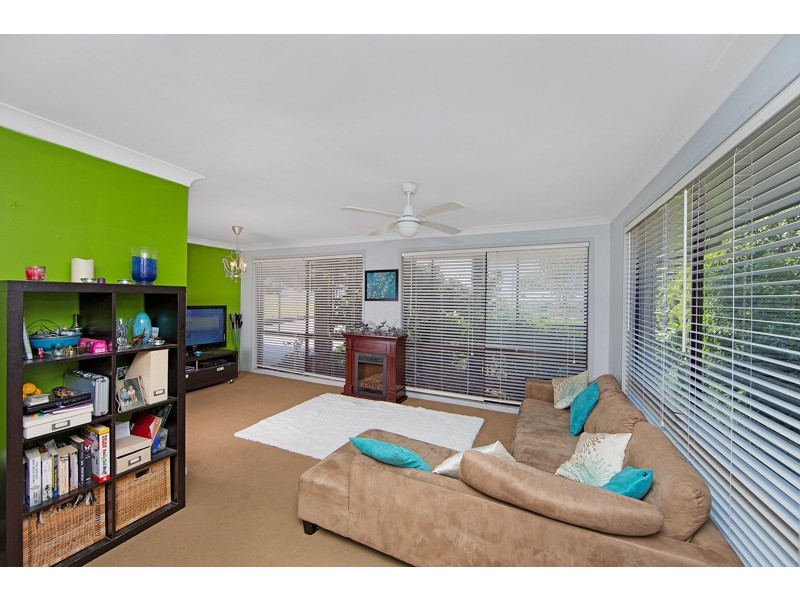 6 Mossman Avenue, Bateau Bay NSW 2261