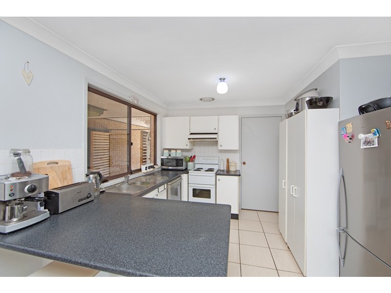 6 Mossman Avenue, Bateau Bay NSW 2261
