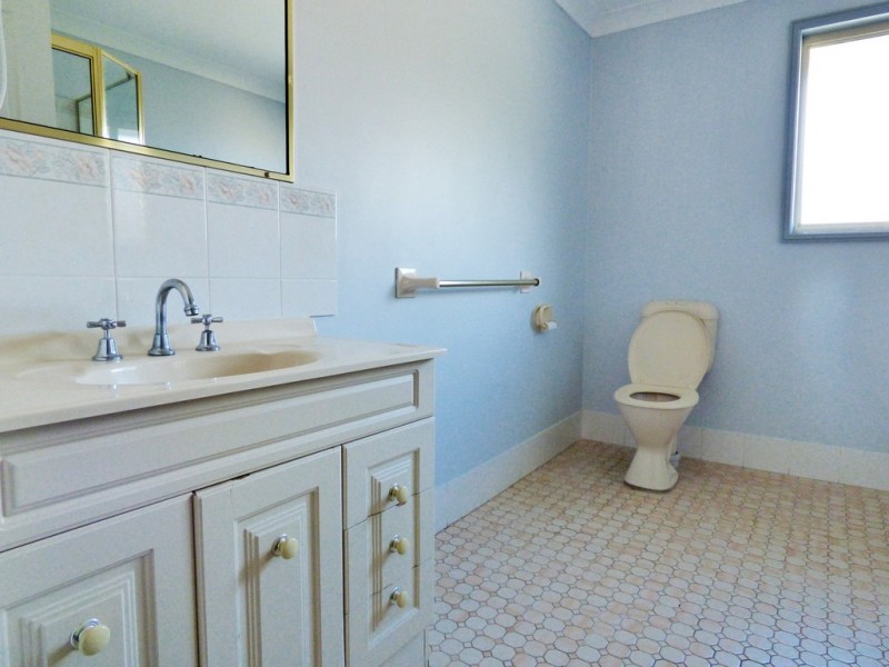 9 Molsten Avenue, Tumbi Umbi NSW 2261