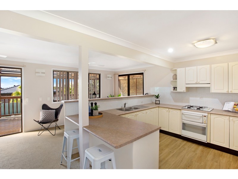 13 Sabrina Avenue, Bateau Bay NSW 2261