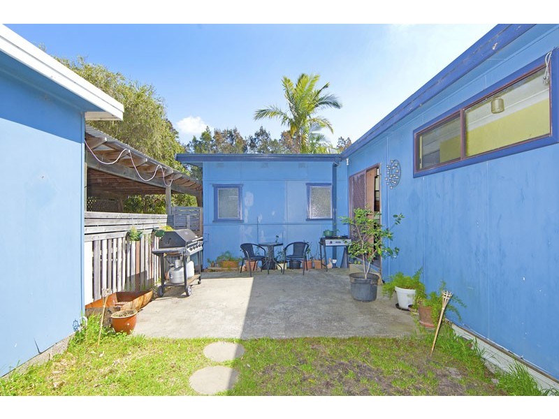 27 Malkana Avenue, Forresters Beach NSW 2260