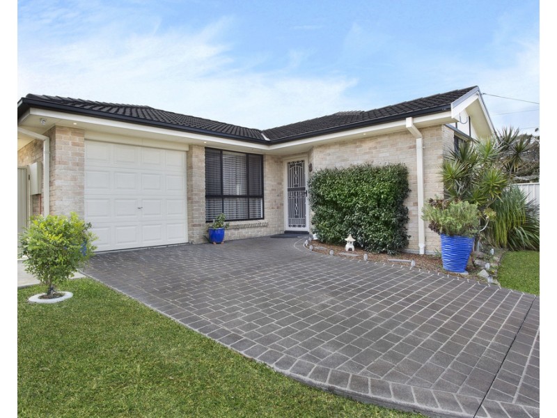 13a Cynthia Street, Bateau Bay NSW 2261