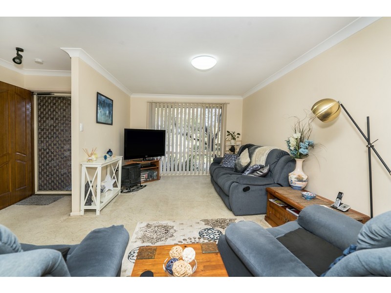 1/4 Bolton Street, Bateau Bay NSW 2261