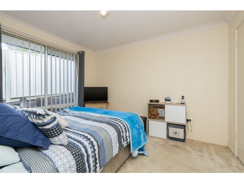 1/4 Bolton Street, Bateau Bay NSW 2261
