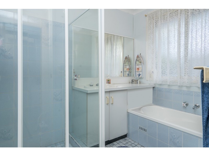 1/4 Bolton Street, Bateau Bay NSW 2261