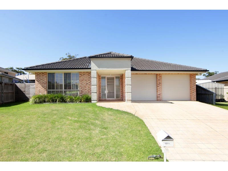 17 Churchill Street, Bateau Bay NSW 2261