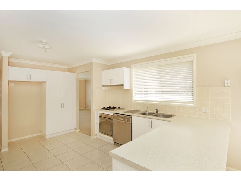 17 Churchill Street, Bateau Bay NSW 2261