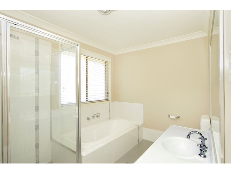 17 Churchill Street, Bateau Bay NSW 2261