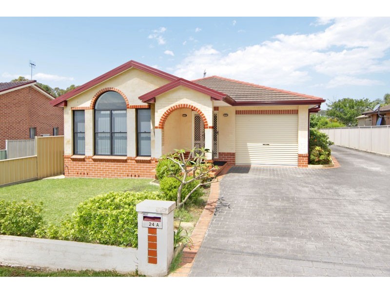 24A Germaine Avenue, Bateau Bay NSW 2261