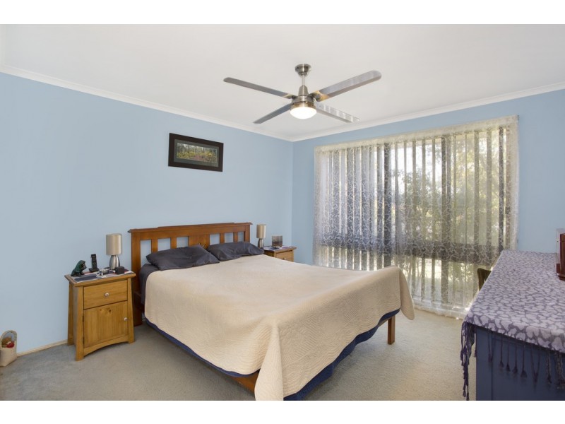16 Finch Place, Bateau Bay NSW 2261