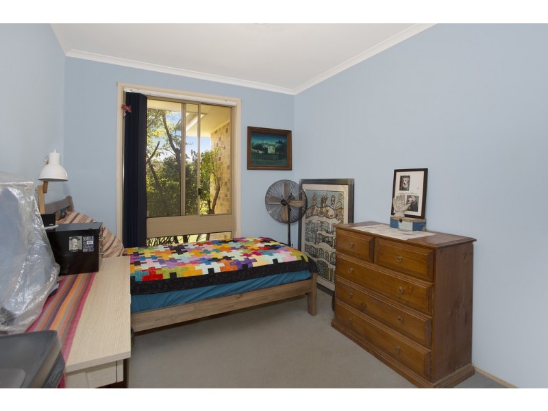 16 Finch Place, Bateau Bay NSW 2261