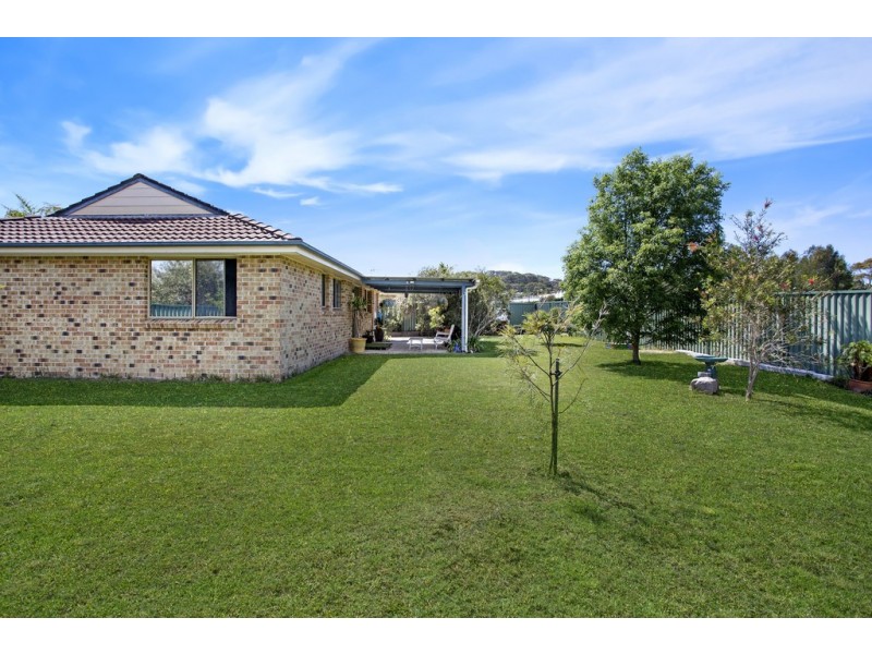 16 Finch Place, Bateau Bay NSW 2261