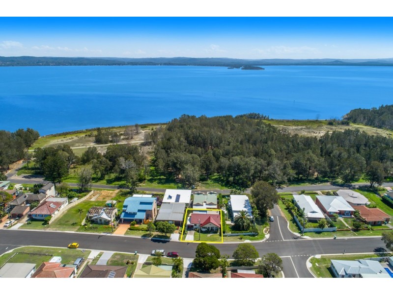 51 Lakeside Parade, The Entrance NSW 2261