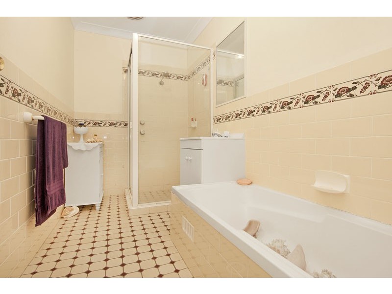 2/257 Cresthaven Avenue, Bateau Bay NSW 2261