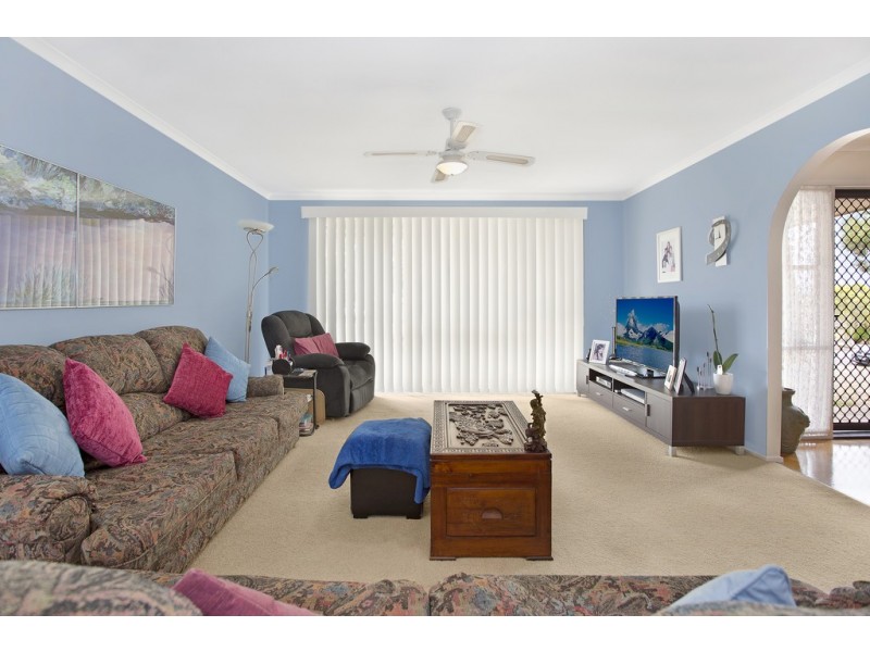 164 Cresthaven Avenue, Bateau Bay NSW 2261