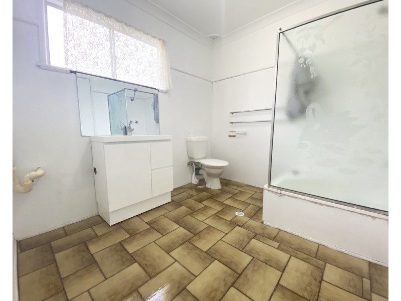 2/597 The Entrance Road, Bateau Bay NSW 2261