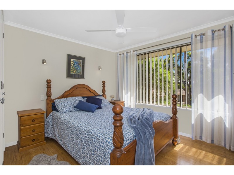 103 Cresthaven Avenue, Bateau Bay NSW 2261