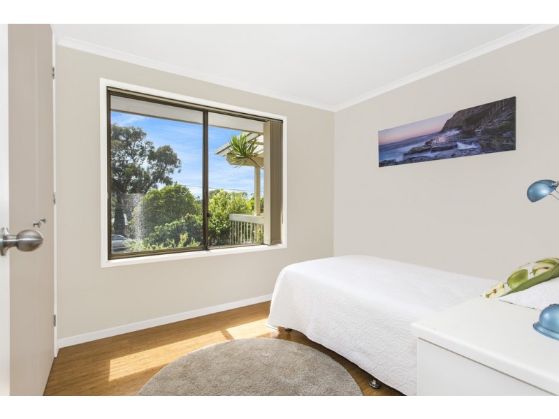 103 Cresthaven Avenue, Bateau Bay NSW 2261