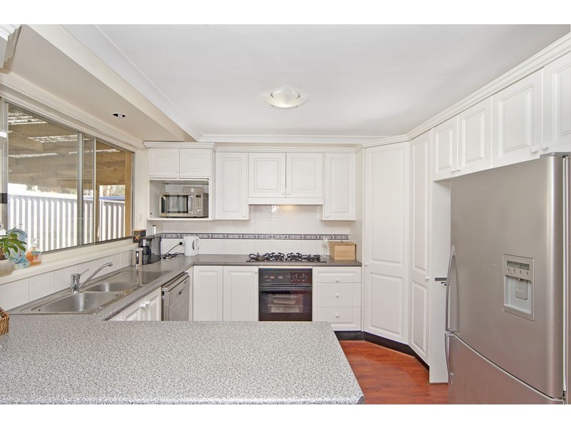 7 Banks Close, Bateau Bay NSW 2261