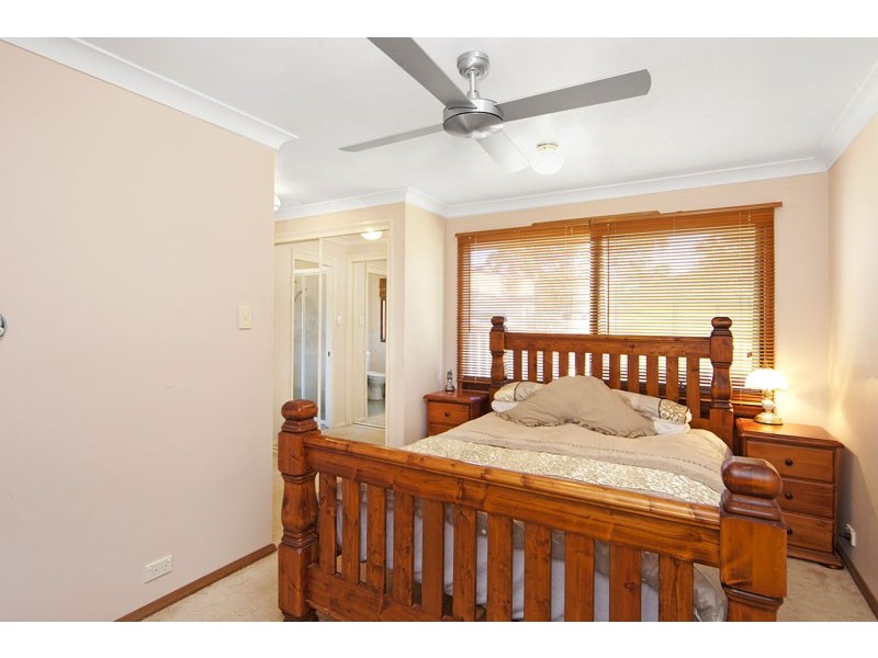 7 Banks Close, Bateau Bay NSW 2261