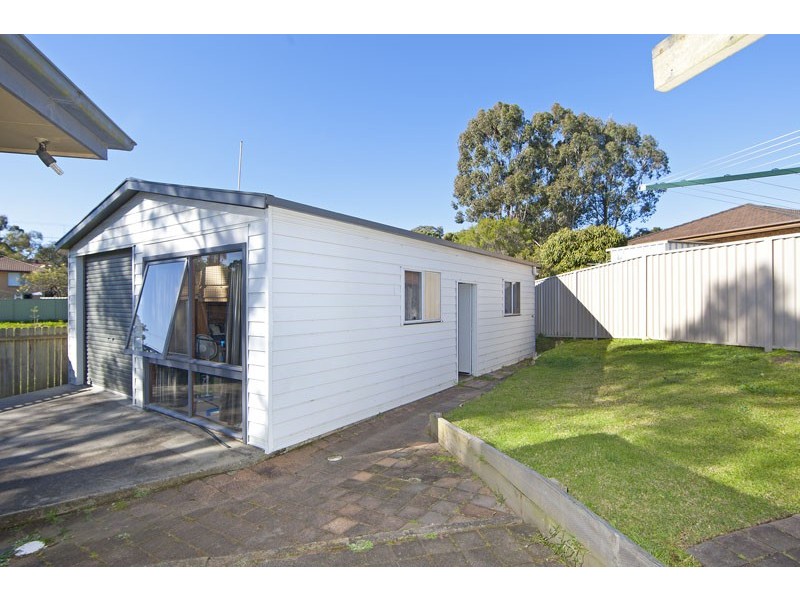 7 Banks Close, Bateau Bay NSW 2261