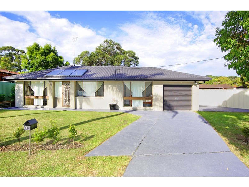 138 Cresthaven Avenue, Bateau Bay NSW 2261