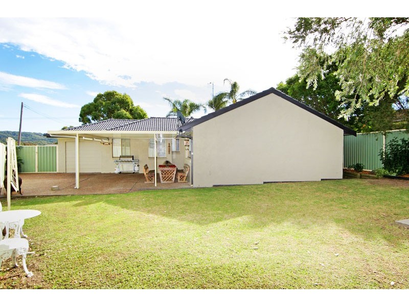 138 Cresthaven Avenue, Bateau Bay NSW 2261