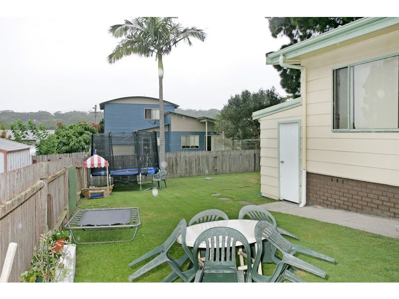 516 The Entrance Road, Bateau Bay NSW 2261