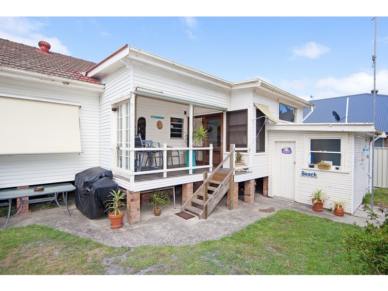 32 Harbour Street, Bateau Bay NSW 2261