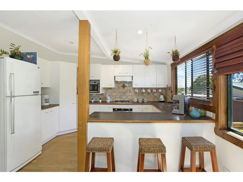 30 Dampier Boulevard, Killarney Vale NSW 2261