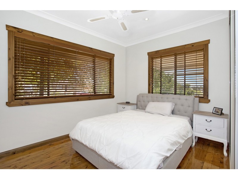 30 Dampier Boulevard, Killarney Vale NSW 2261