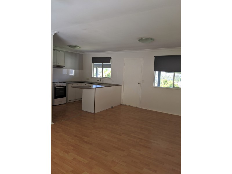 39 Valley View Road, Bateau Bay NSW 2261