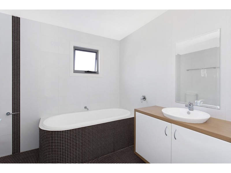 33a Lakin Street, Bateau Bay NSW 2261