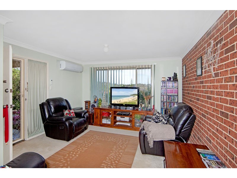 2/10 Bolton Street, Bateau Bay NSW 2261