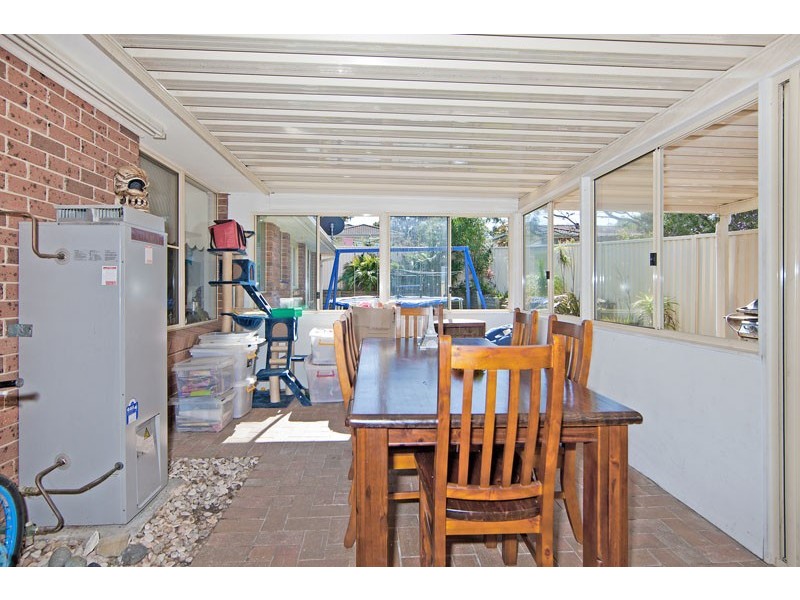 2/10 Bolton Street, Bateau Bay NSW 2261