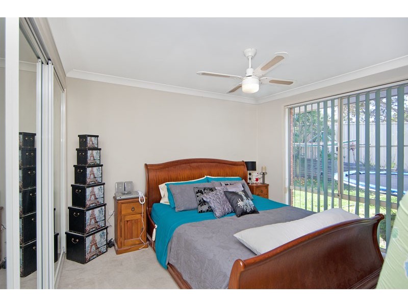 2/10 Bolton Street, Bateau Bay NSW 2261
