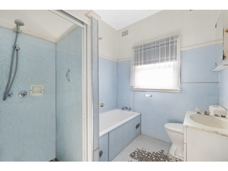 65 Dampier Boulevard, Killarney Vale NSW 2261