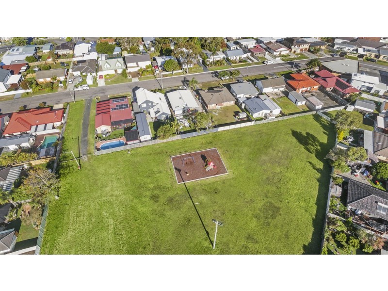 65 Dampier Boulevard, Killarney Vale NSW 2261