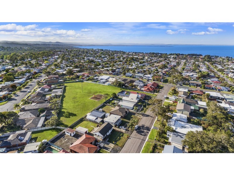 65 Dampier Boulevard, Killarney Vale NSW 2261