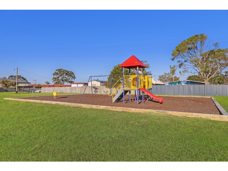 65 Dampier Boulevard, Killarney Vale NSW 2261
