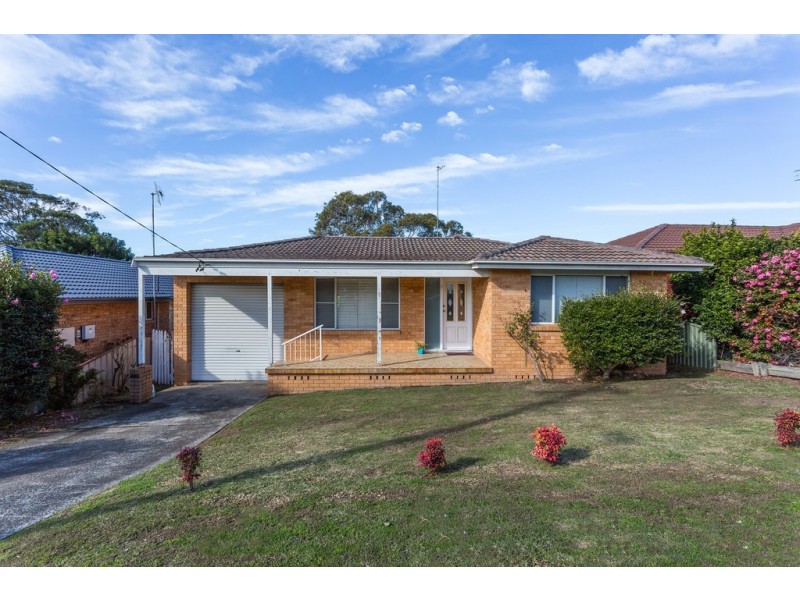 8 Promenade Avenue, Bateau Bay NSW 2261