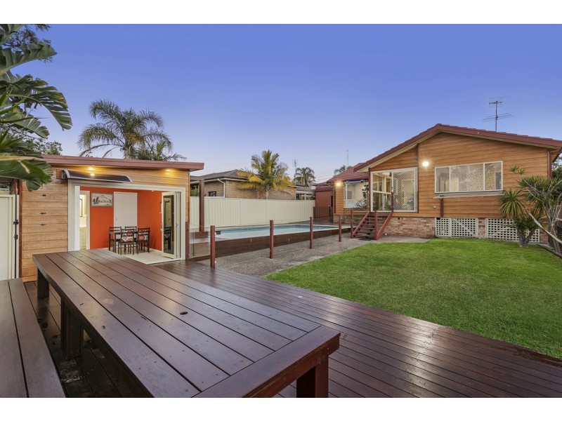 15 Hillcrest Avenue, Bateau Bay NSW 2261