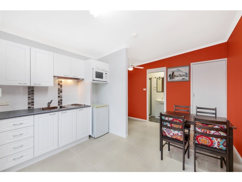 15 Hillcrest Avenue, Bateau Bay NSW 2261