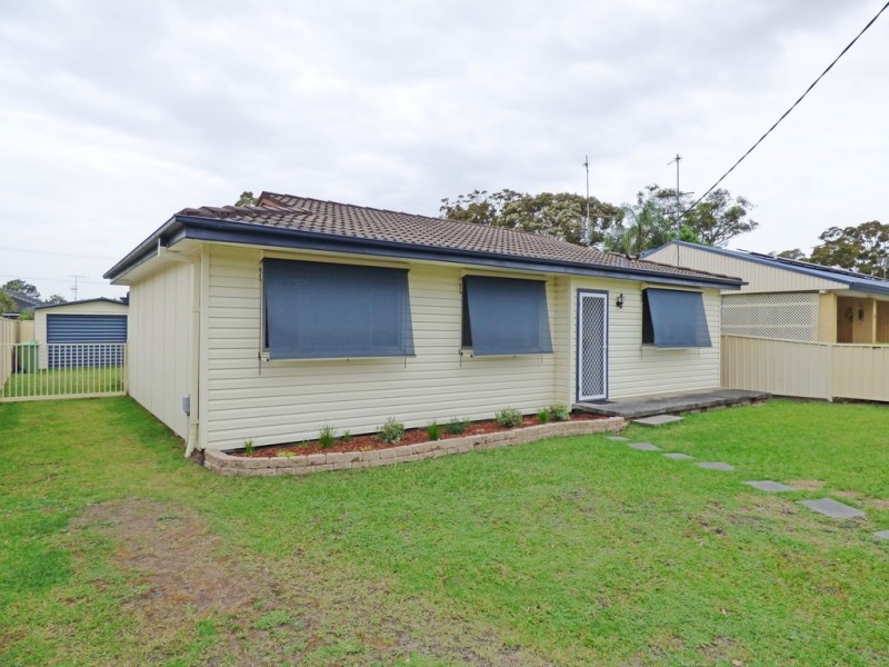 11 Laguna Parade, Berkeley Vale NSW 2261