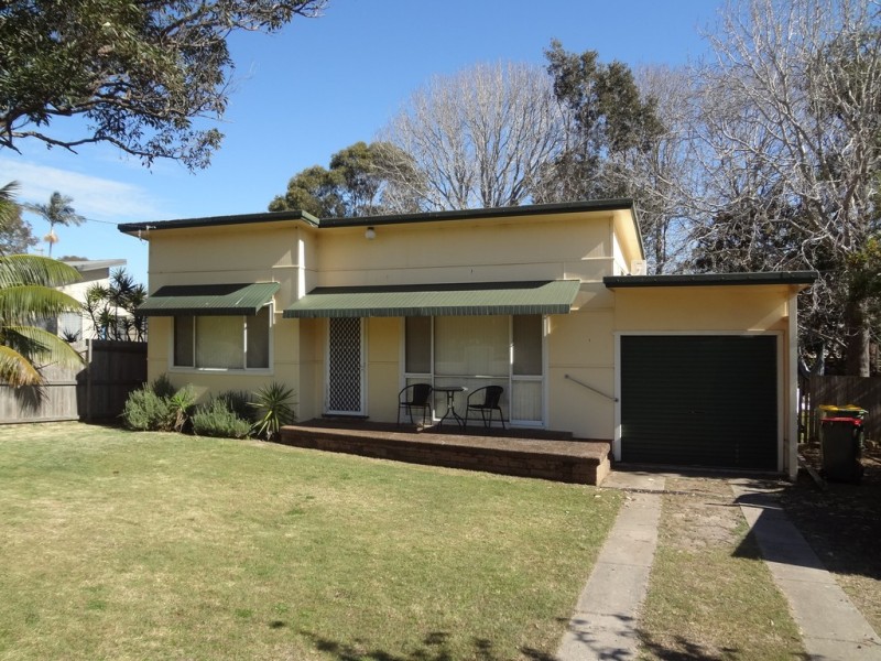 57 Lakin Street, Bateau Bay NSW 2261
