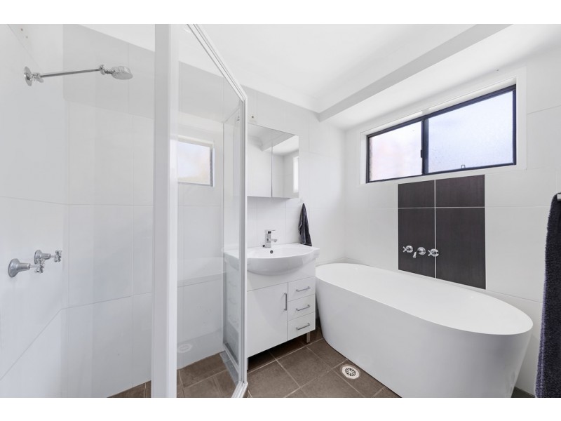 7 Adrian Close, Bateau Bay NSW 2261