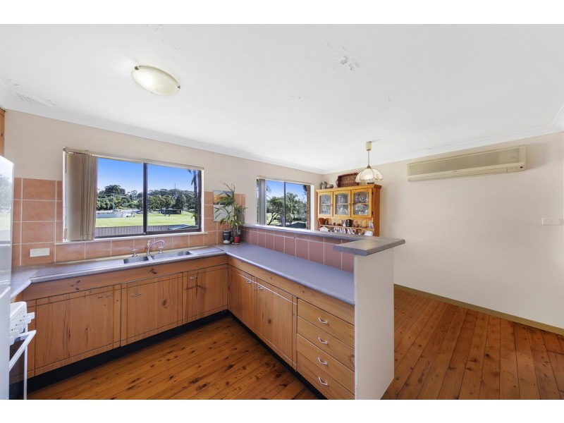 8 Thomas Mitchell Road, Killarney Vale NSW 2261